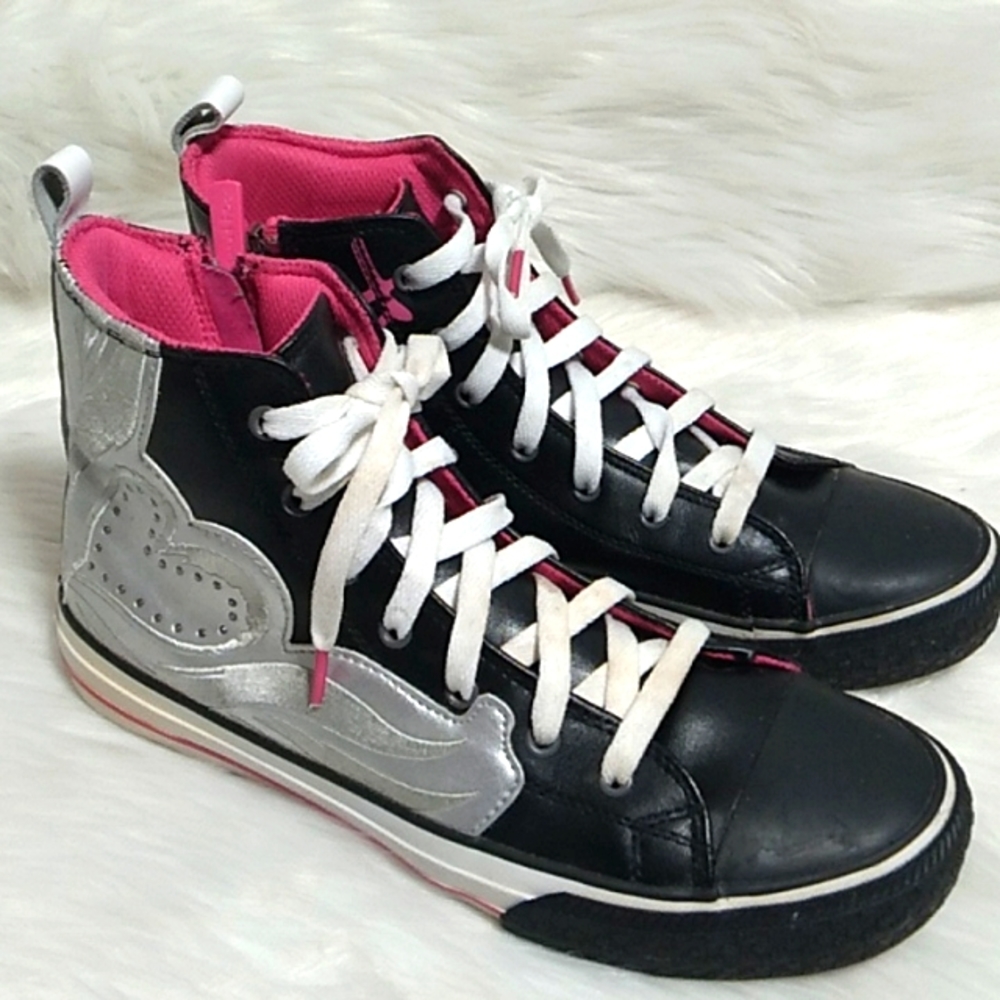 (J-99) Smitten Hi-Top Sneakers in Gently Used Condition Sz.40/9-9.5